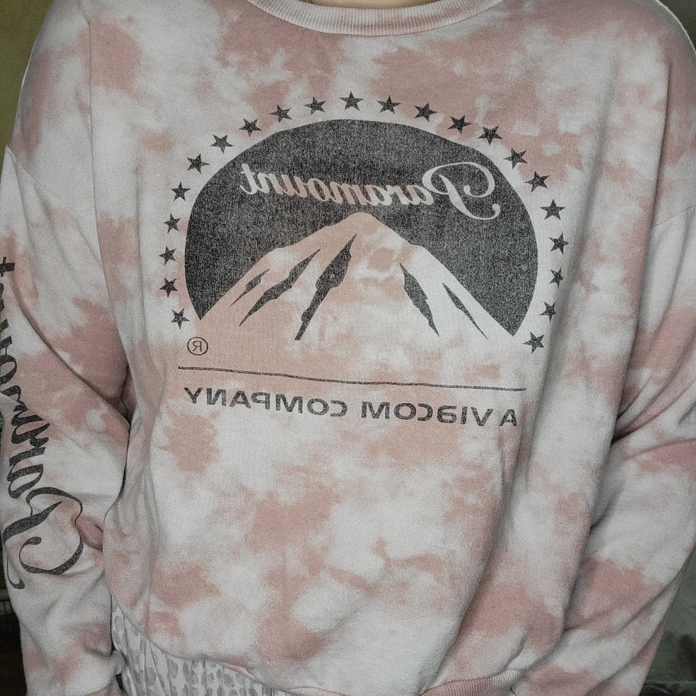 Sweatshirt